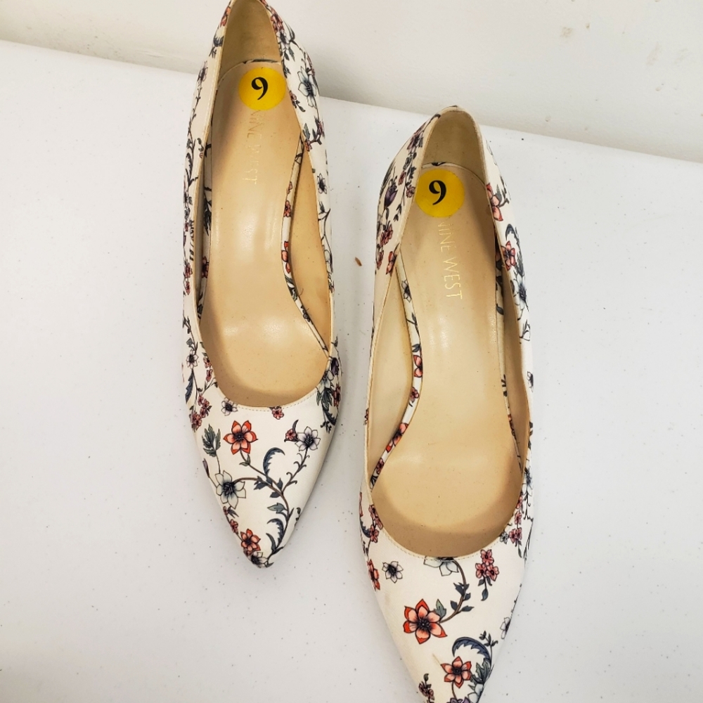 Floral print kitten heels, size 9 gently used
